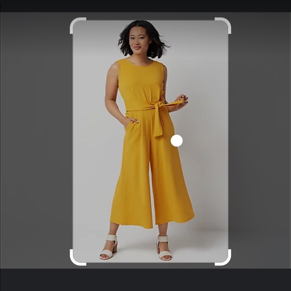 Dujour sleeveless, cropped, wide leg jumpsuit with attached belt, size XS - Picture 2 of 9